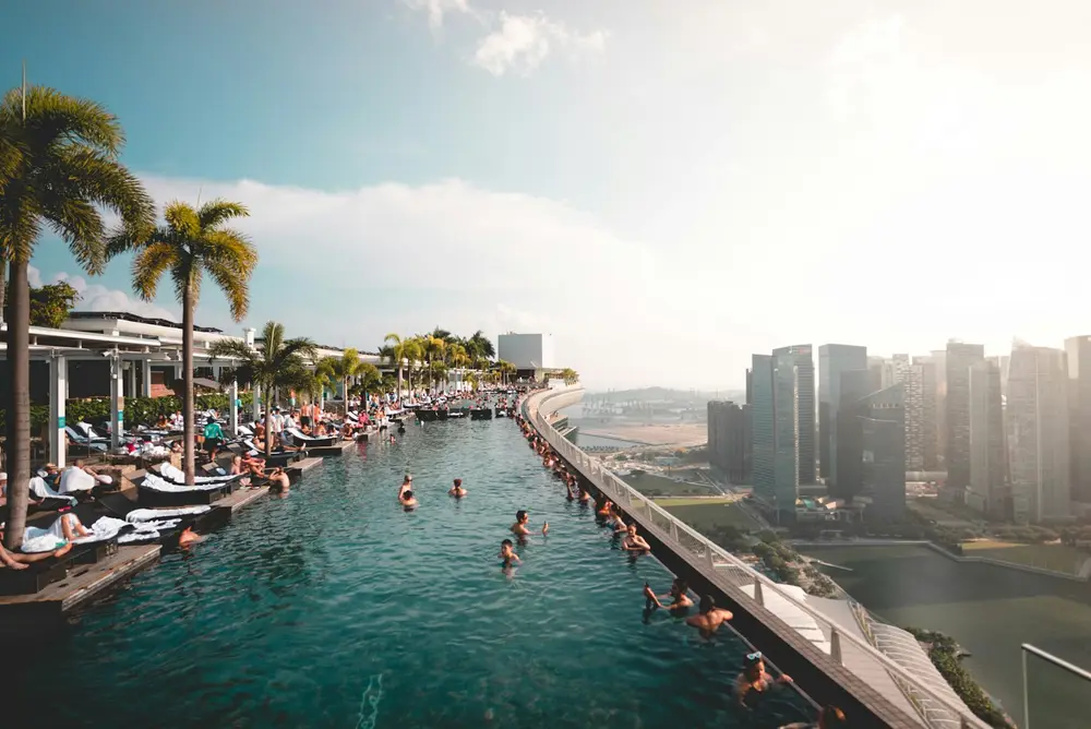 Piscina coletiva de condomínio executada para construtora